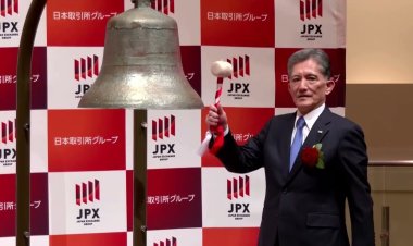 Kioxia's shares rise 6% in Japan IPO debut