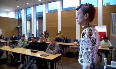 German students taught by AI robot Captcha
