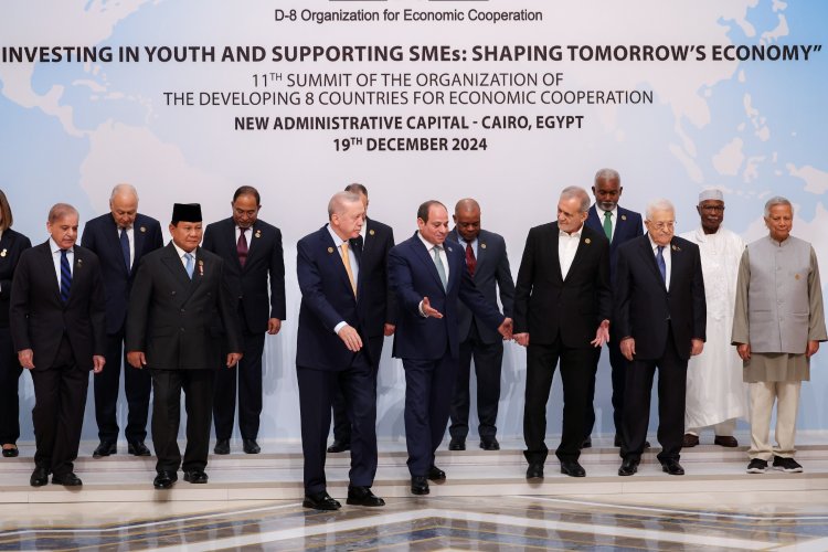 Iran calls for stronger D-8 ties at Cairo summit