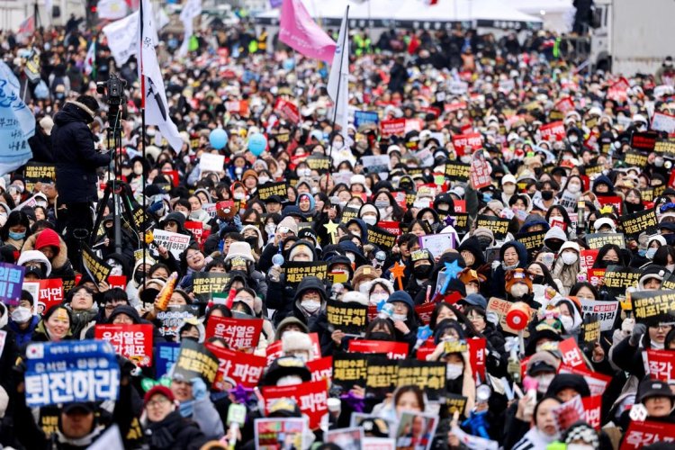 Seoul rallies erupt over Yoon impeachment crisis