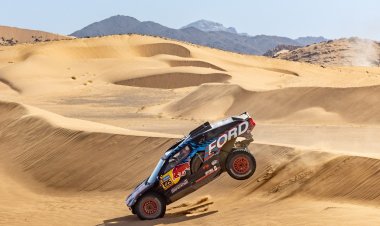 Sainz's Ford flips in Dakar Rally setback