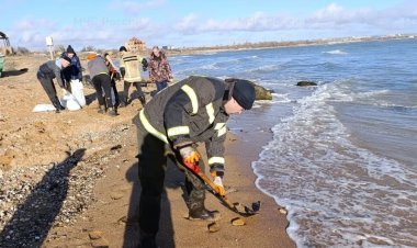 Oil spill emergency declared in Crimea