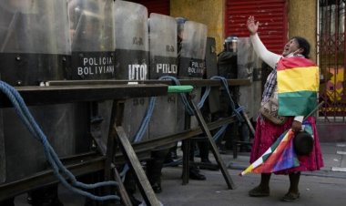 Evo Morales supporters march to La Paz in protest