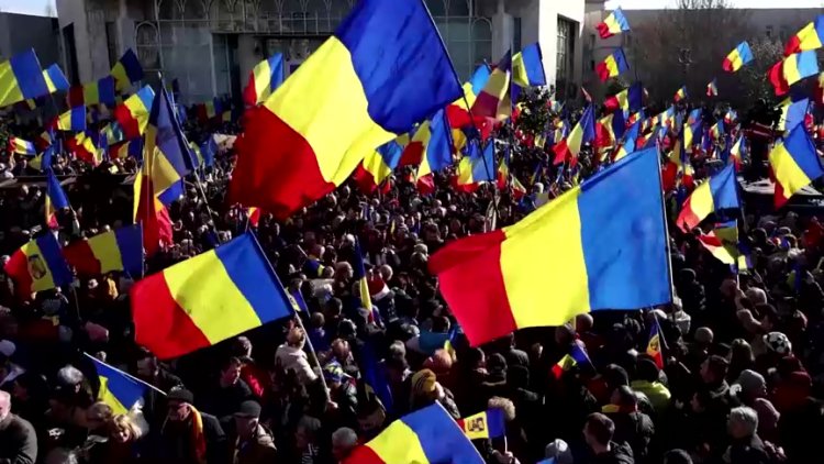 Romanians rally over election annulment