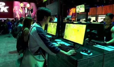 Gaming headset adds scents for immersion