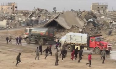 Gaza residents receive aid as U.S. discusses takeover