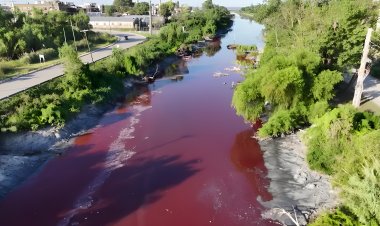 Buenos Aires stream turns blood-red