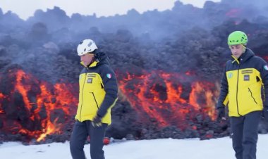 Tourists warned to stay away from Mount Etna lava