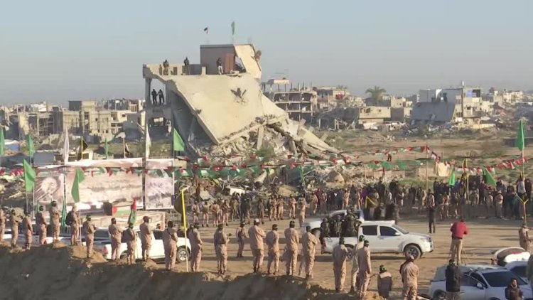 Gaza militants to release three hostages