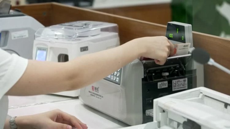 China reports record financing in January