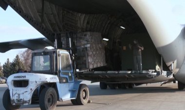 Trump halts Ukraine military aid after clash