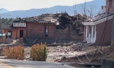 South Korean jets drop bombs on civilian area