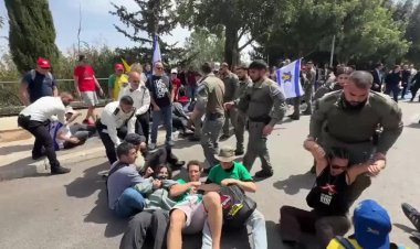 Israeli protesters clash with police over budget vote