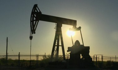 Oil prices rise as U.S. imposes Venezuelan tariffs