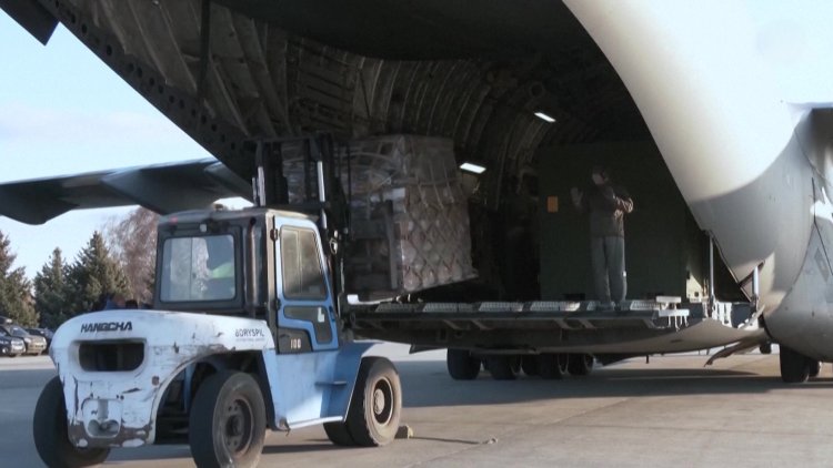 Trump halts Ukraine military aid after clash