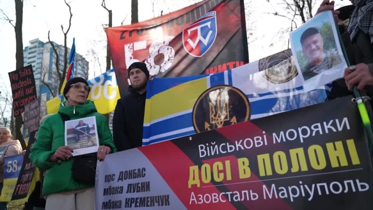 Ukrainians hope for prisoner swap in peace deal