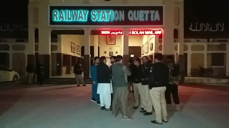 Pakistan rescues 155 from hijacked train