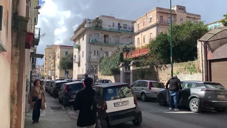 Naples rattled by 4.4 quake in volcanic zone