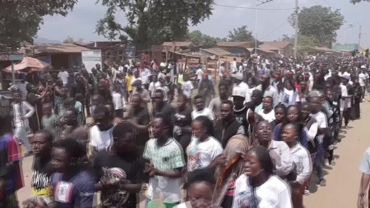 Thousands mourn slain Congolese singer Idengo