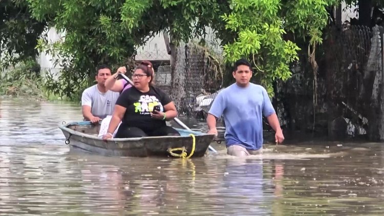 Deadly floods hit Mexico and Texas
