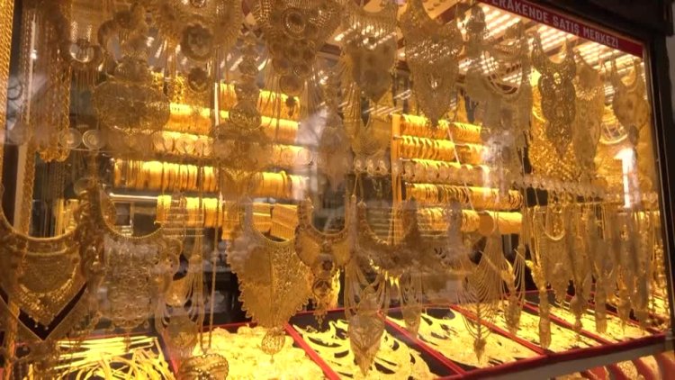Gold prices hit record $3,128 per ounce