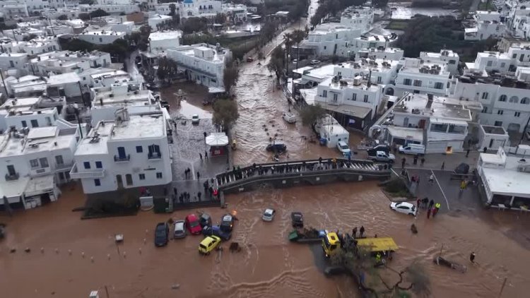 Heavy floods hit Greek island of Paros