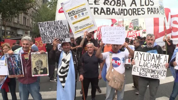 Retirees protest Milei's spending cuts