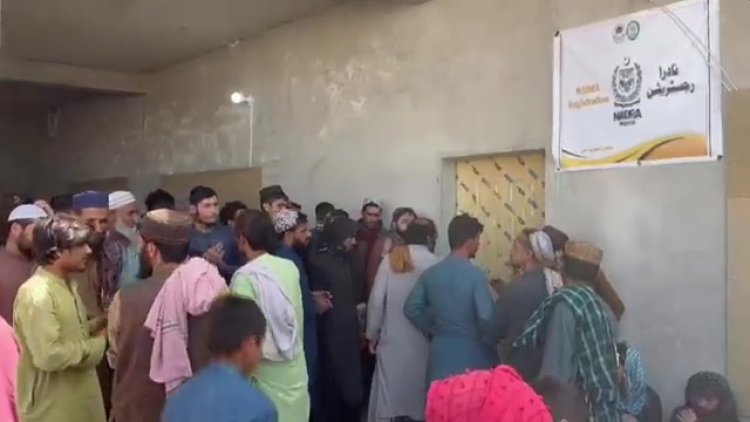 Pakistan expels 11,000 Afghans in April