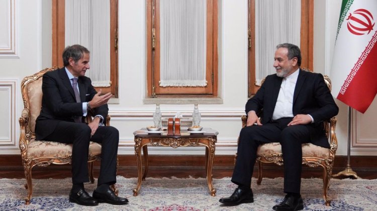 UN nuclear chief meets Iran's FM in Tehran