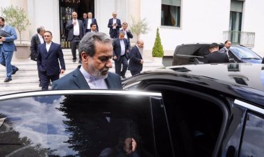 Iran unveils new precision missile amid nuclear talks