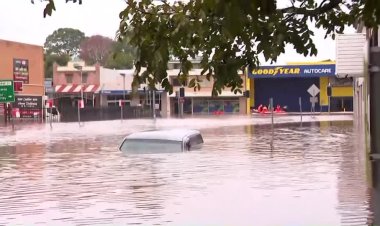 Floods in Australia leave five dead