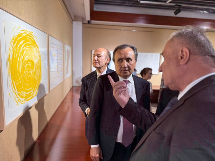 Germany honors Uecker's Hafez tribute in Dushanbe