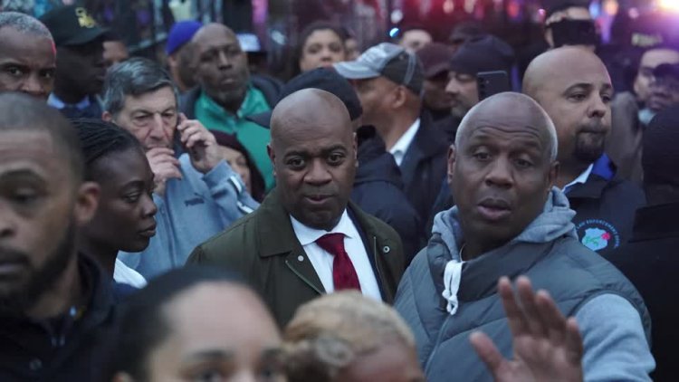 Newark mayor arrested at ICE facility