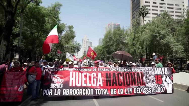 Mexican teachers protest retirement law