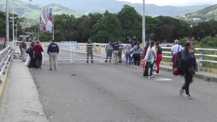 Venezuela shuts borders before elections