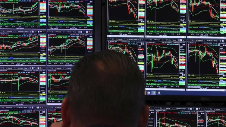 Stocks inch up as tech giants rally