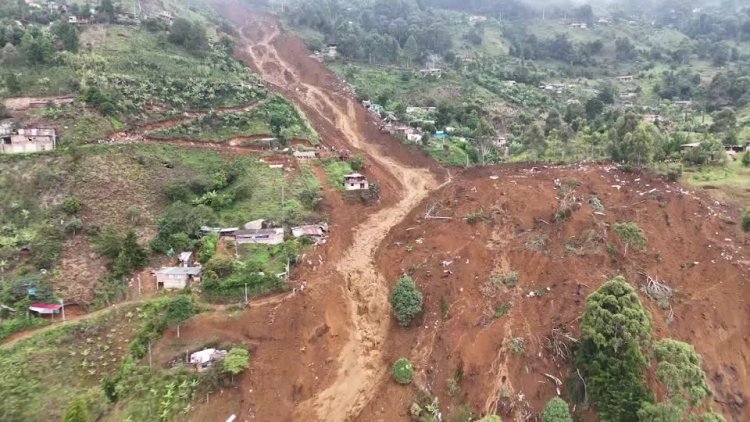 Landslide kills 10 near Medellín, Colombia