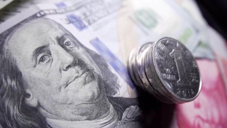 Central banks cut dollar, turn to gold