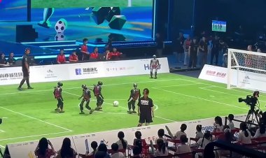 China hosts first robot football match