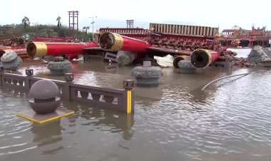 Typhoon Danas batters southern Taiwan