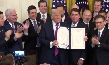 Trump signs law regulating stablecoins