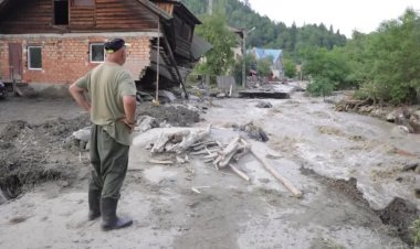 Romania hit by deadly flash floods