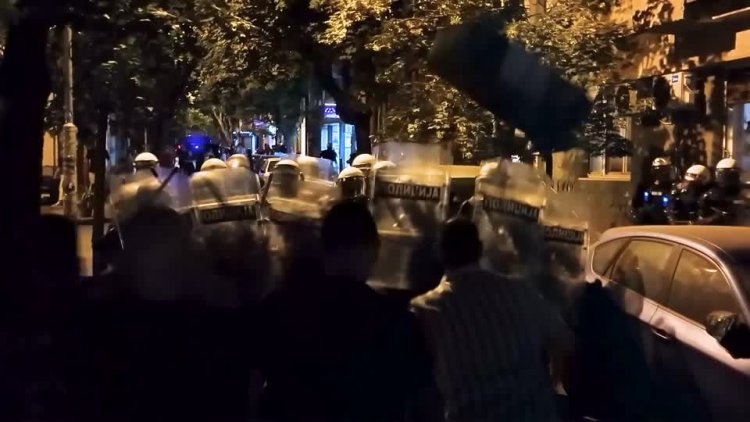 Clashes erupt in Serbia over detentions