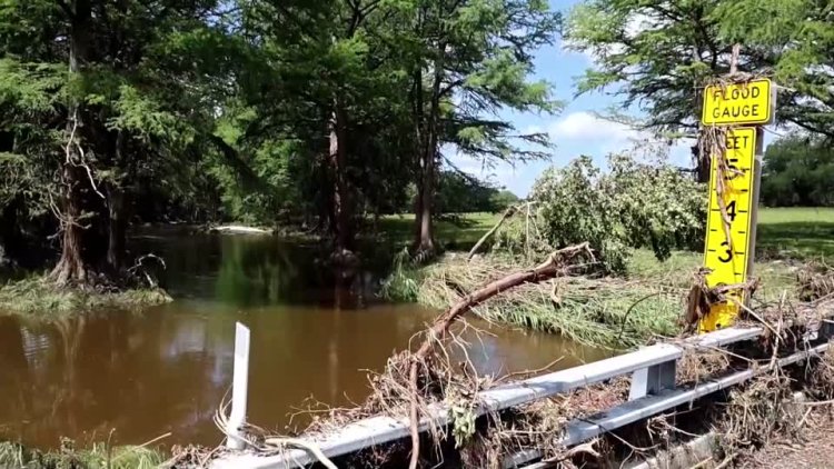 Texas flood deaths top 100, many children