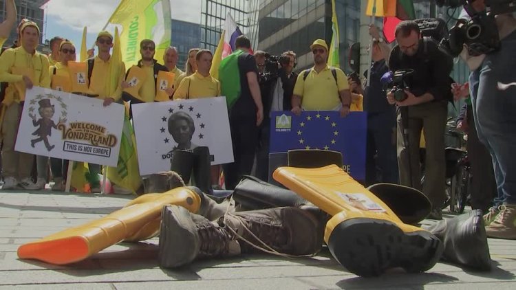 EU farmers protest over budget cuts