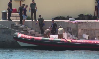 Mallorca biplane crash kills pilot and son