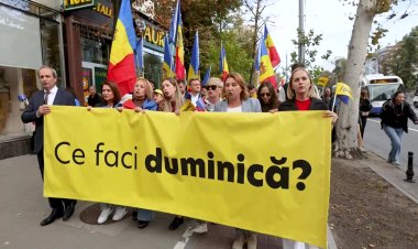 Moldova’s ruling party stages mass rally