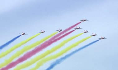 China showcases J-20 stealth at air show