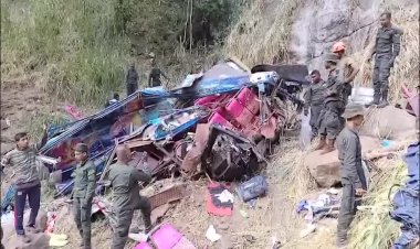 Sri Lanka bus crash kills 15