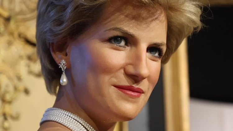 Paris museum unveils Diana statue